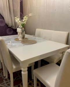 طاولة طعام