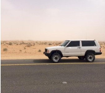  جيب شروكي ابيض مديل 2000 للبيع