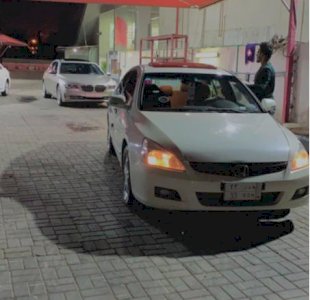 هوندا اكورد 2006 ابيض 
