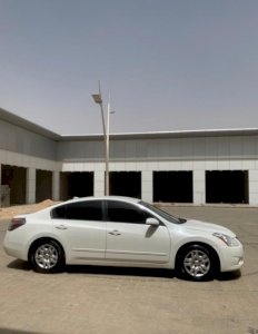 للبيع نيسان   التيما 2012