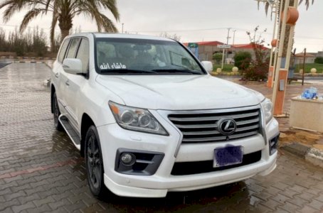 لكزس lx ابيض 2013 بودي شرط نظيفه جدا