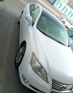 للبيع لكزس Es350 مديل 2011