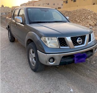 للبيع نيسان نافارا 2010