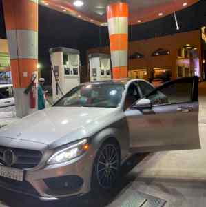 للبيع سيارة مرسيدس c300 موديل 2015